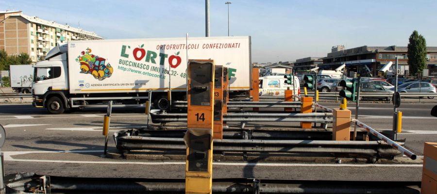 Su cento tonnellate di merci, novantadue viaggiano in camion