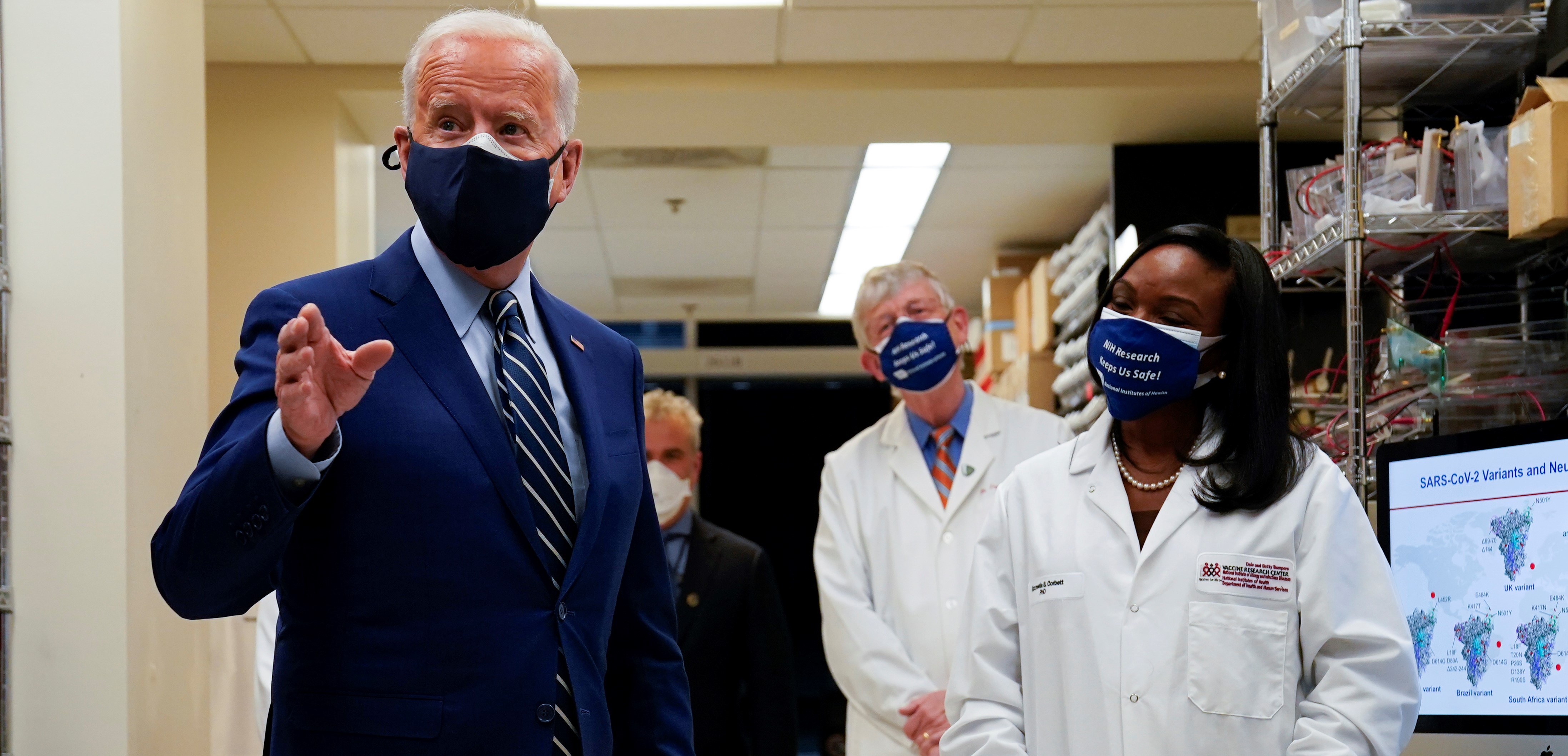 I segreti dei laboratori di Wuhan: Biden contro la Cina, Pechino accusa di politicizzare la pandemia