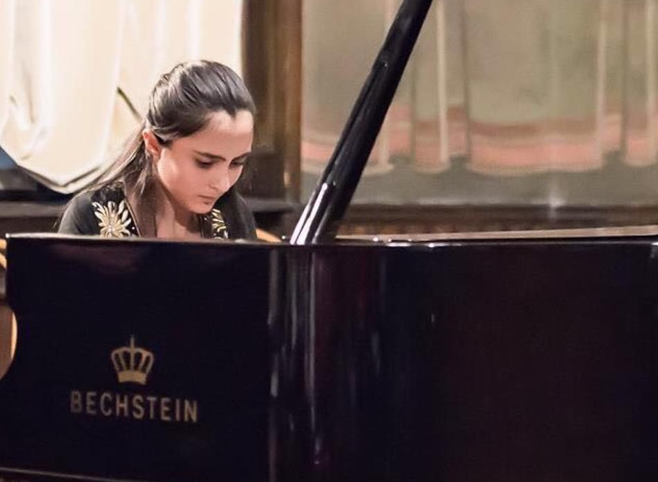 Claudia Vento E Nata Una Stella Figlia D Arte Pianista E Giovanissima Promessa Della Musica Italiana