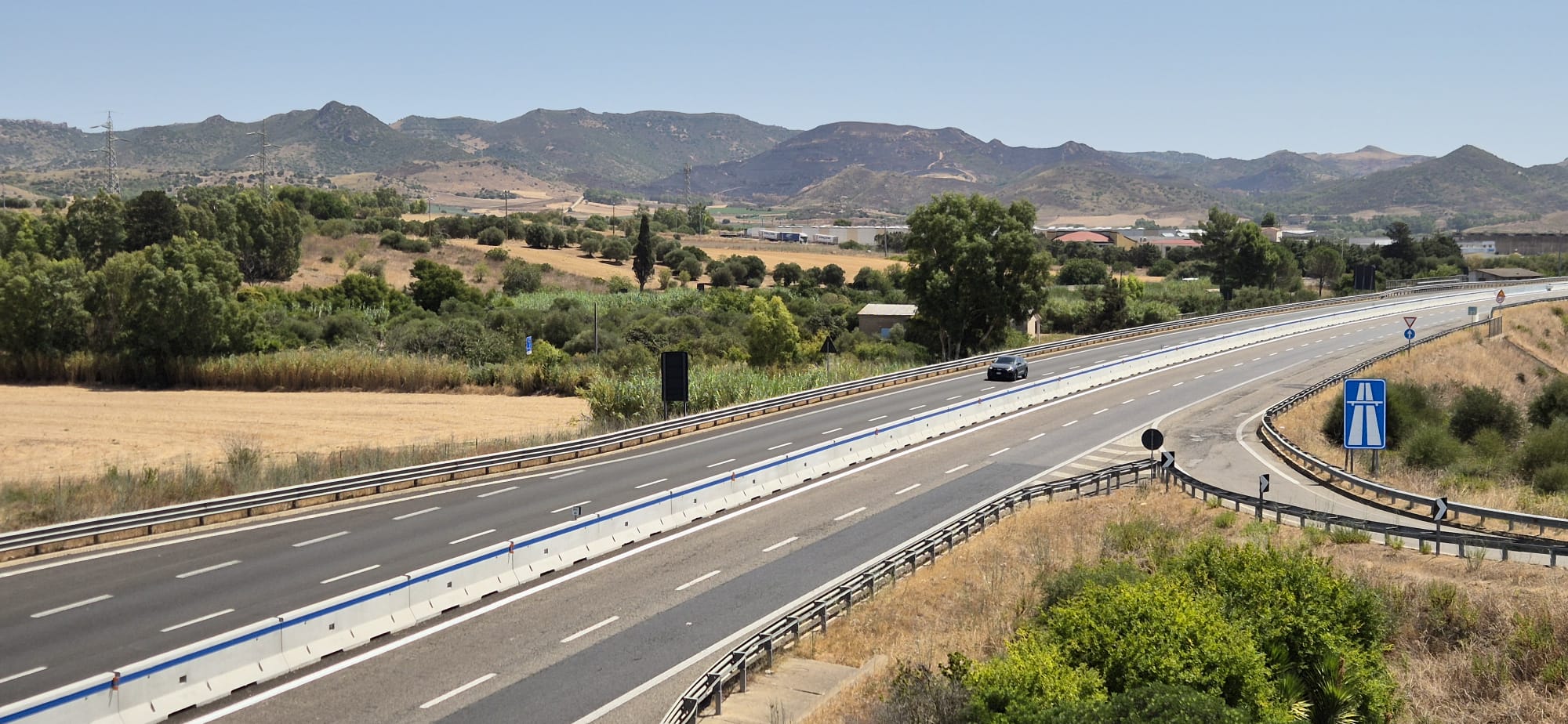 SS131, ANAS. Realizzati ulteriori 5 km di nuove barriere di protezione a Sanluri (CA)