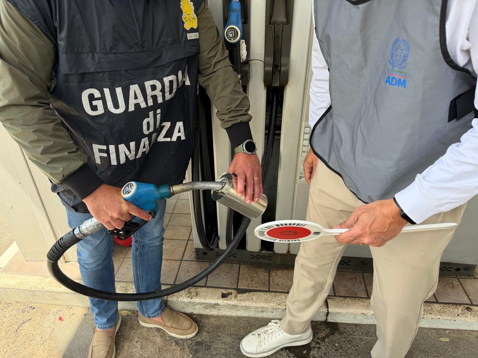 ADM e Guardia di Finanza sequestrano oltre 23 mln di litri di gasolio non conforme