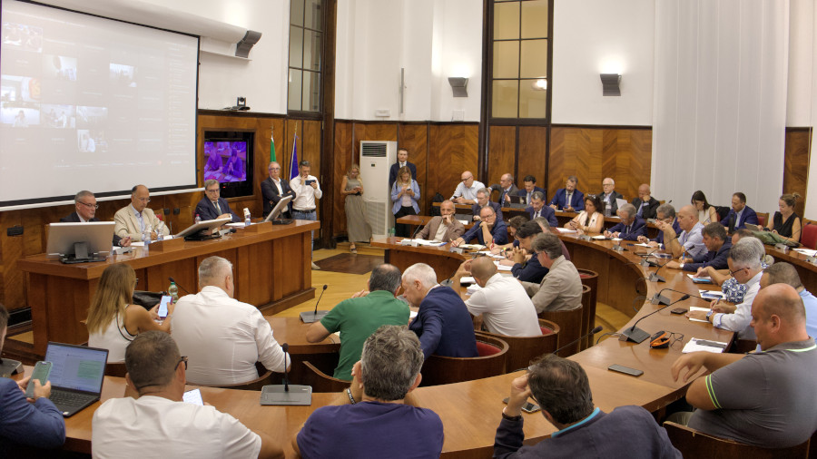 Ex Ilva, al Mimit incontro tecnico con i sindacati su quadro industriale, finanziario e occupazionale