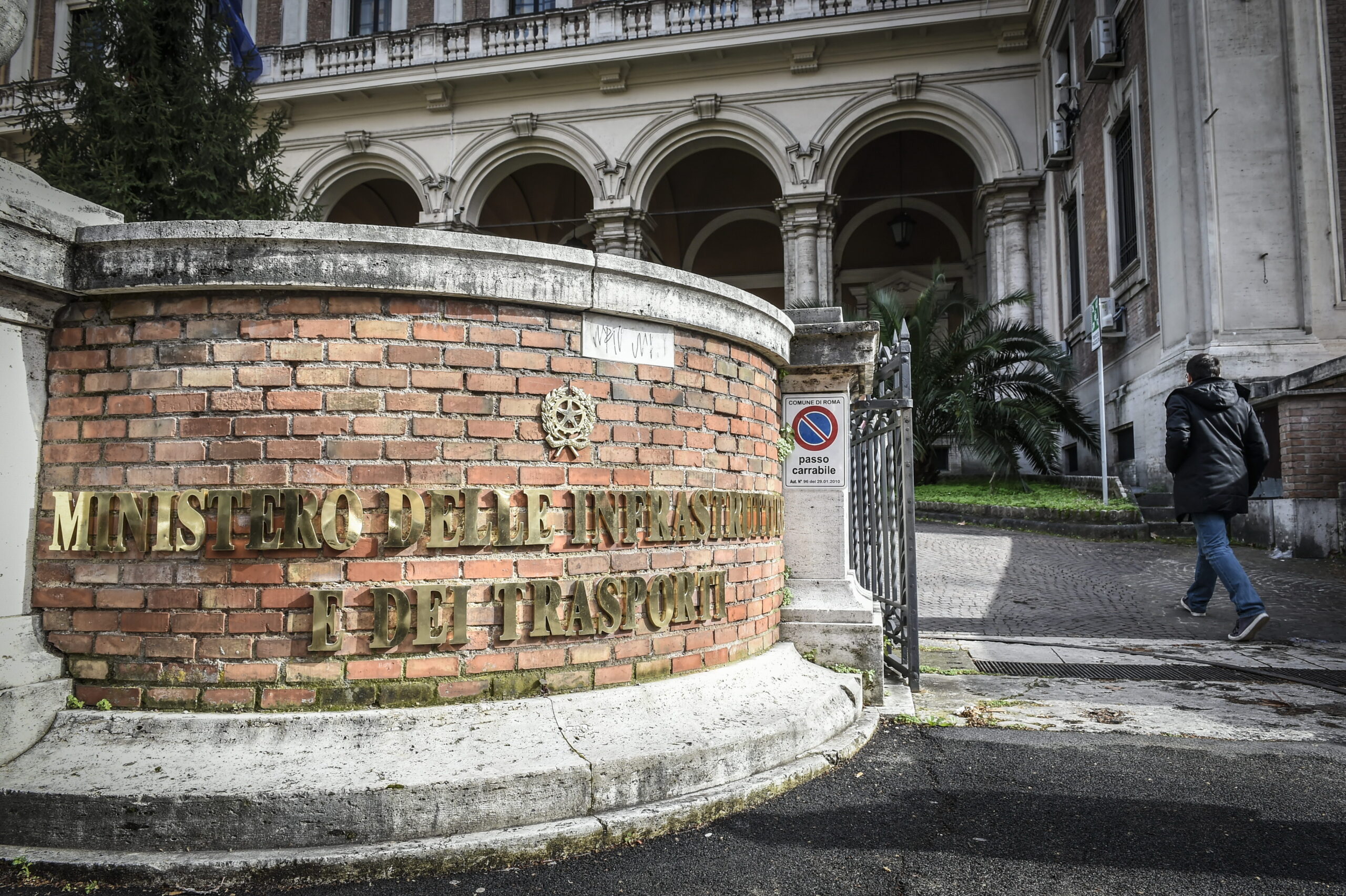 Ferrovie, Salvini convoca i vertici al MIT