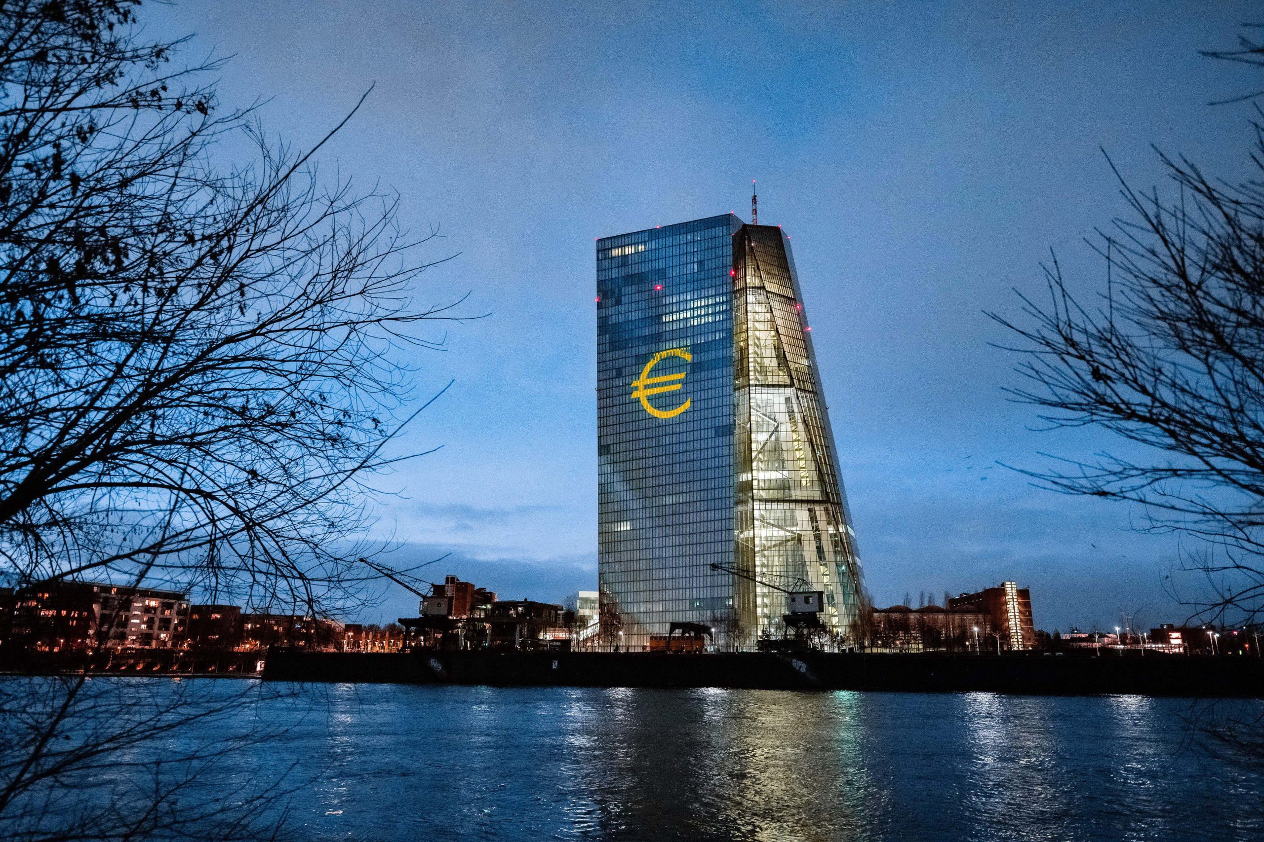 La BCE guarda alla geopolitica. Le banche italiane corrono sull’euro digitale