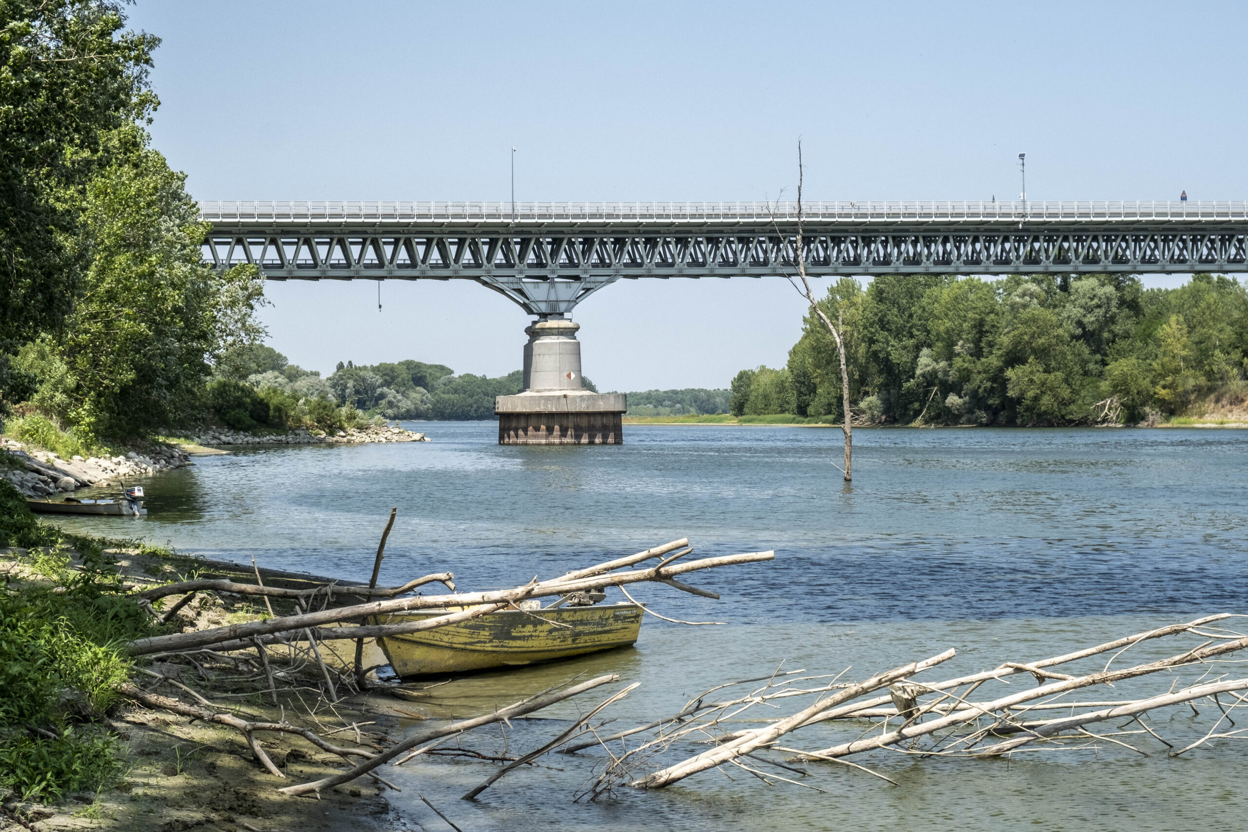 Ponti sul Po: Forza Italia chiede una proroga al 2026 per salvare i finanziamenti