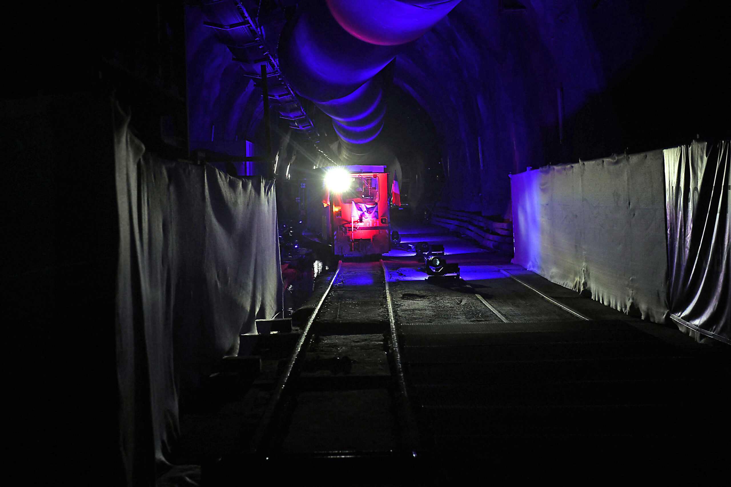 Il tunnel più lungo del mondo scava sotto le Alpi. Storia, numeri e futuro della Galleria di Base del Brennero