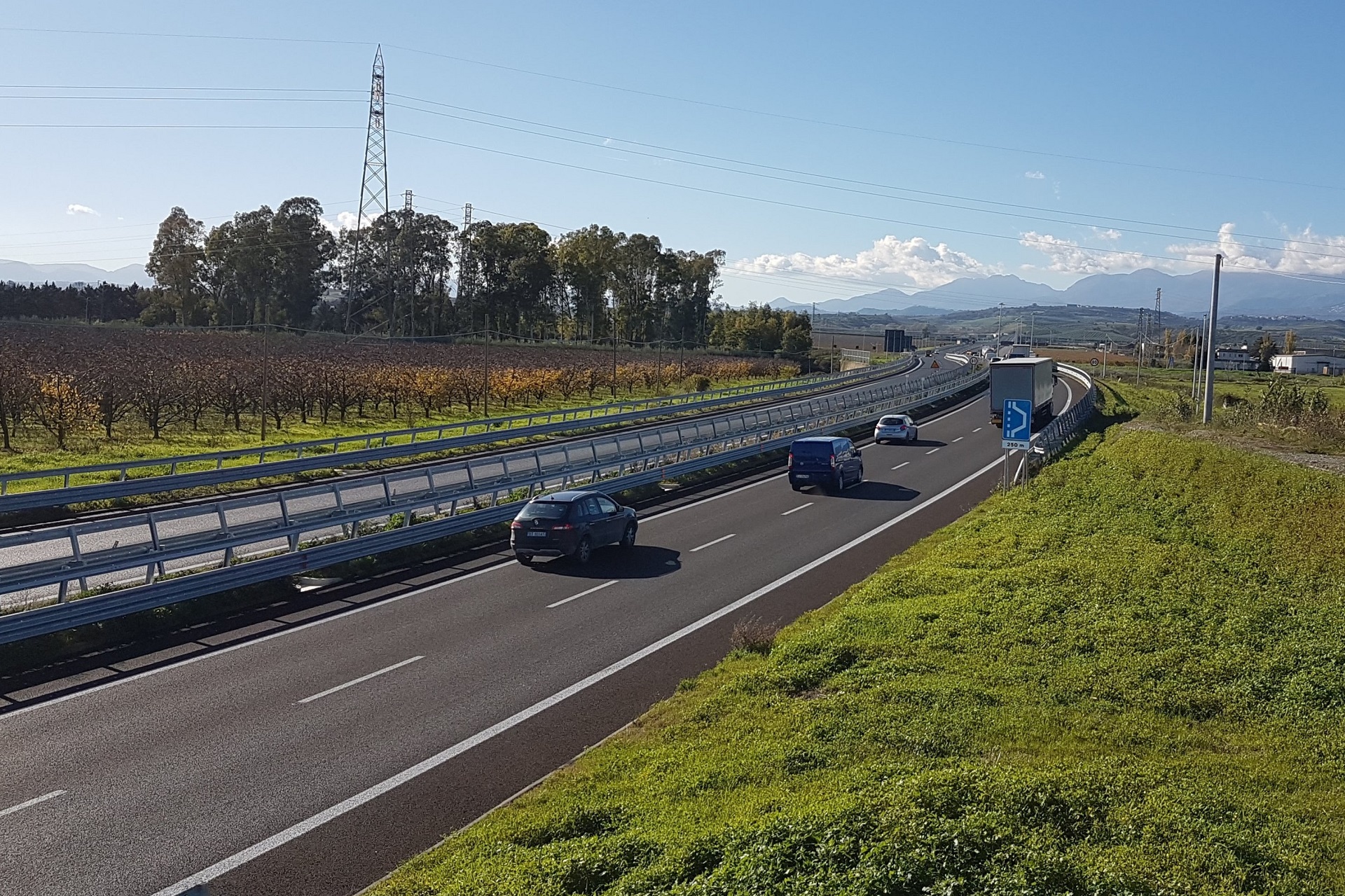 Viabilità, al via il primo weekend di esodo estivo: traffico intenso e divieti per i mezzi pesanti