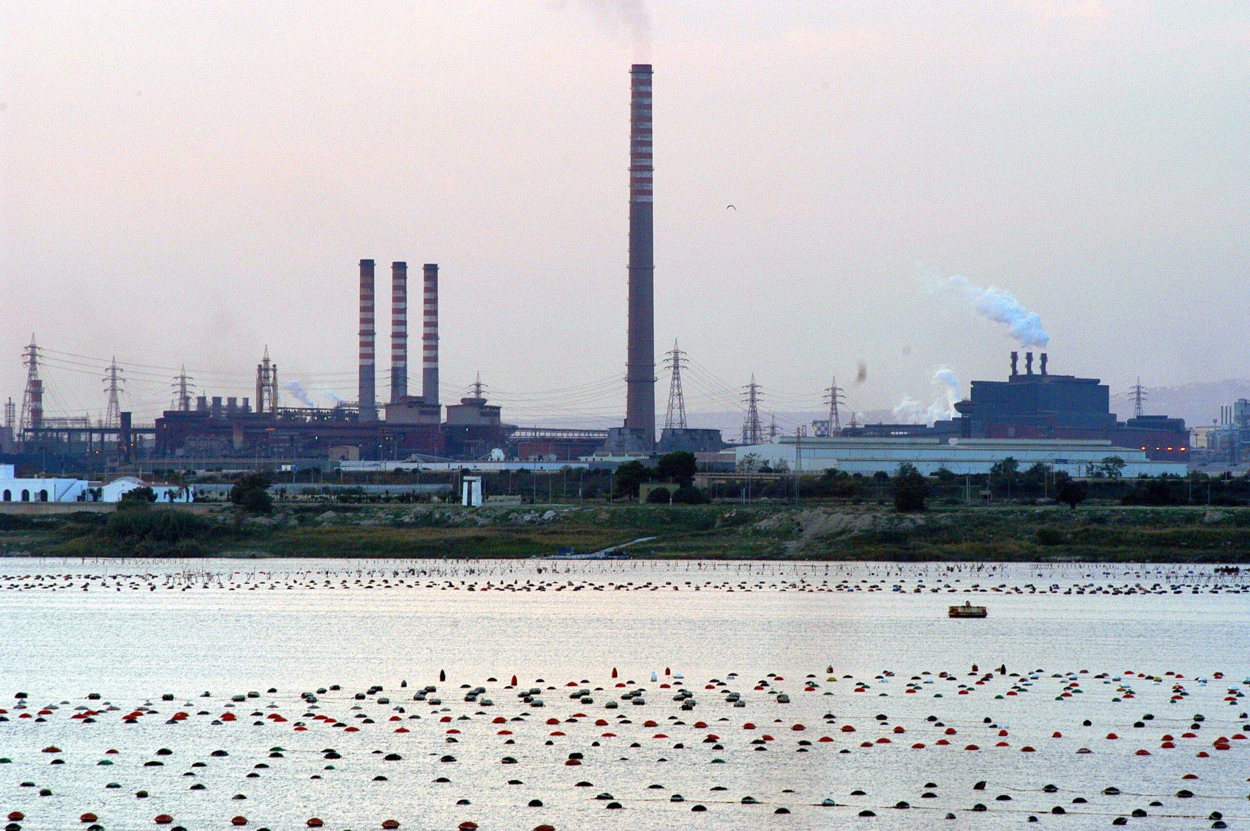 14 aziende italiane vogliono rilevare l’ex Ilva