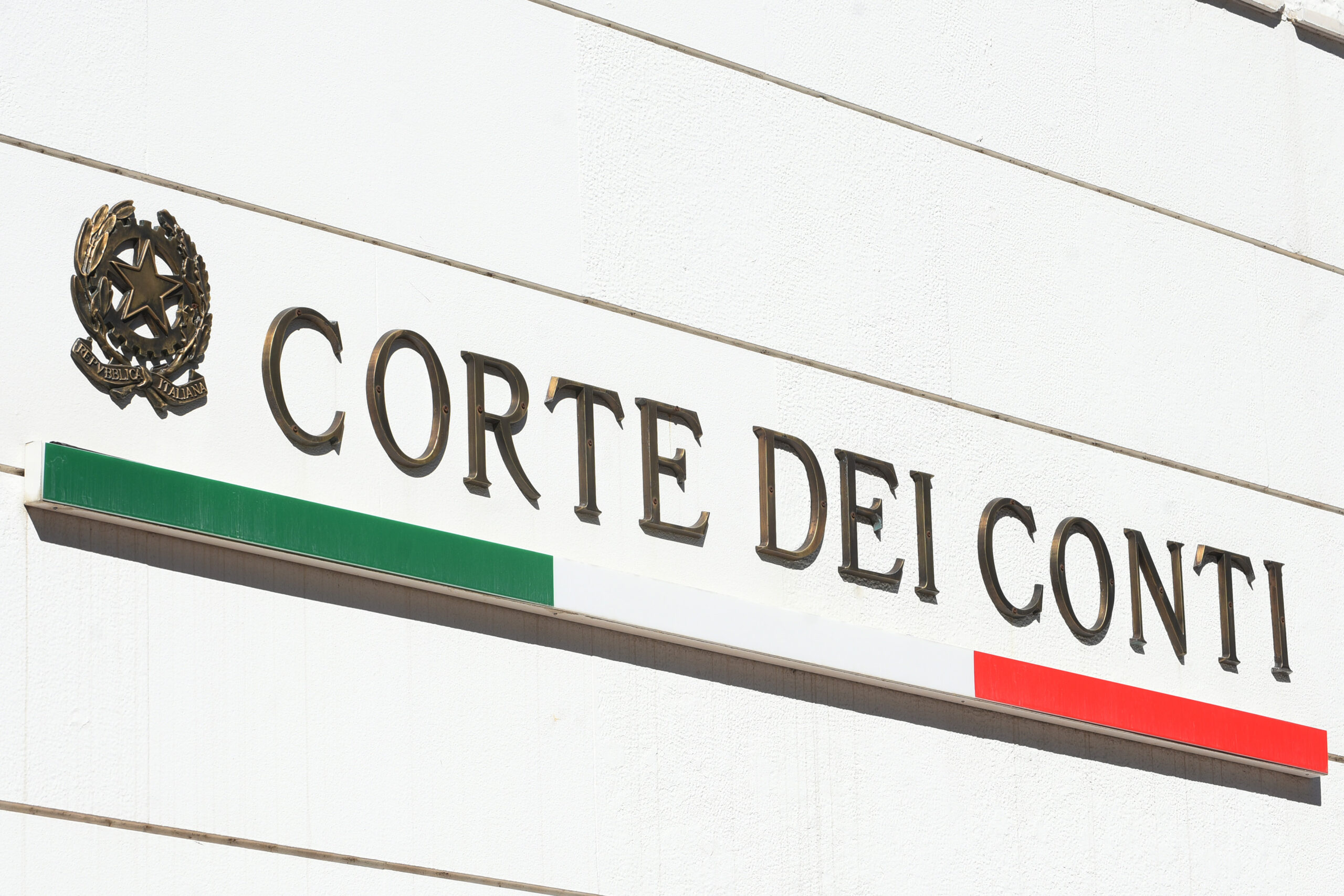 La Corte dei conti esamina il PNRR. Bene la digitalizzazione, male le infrastrutture