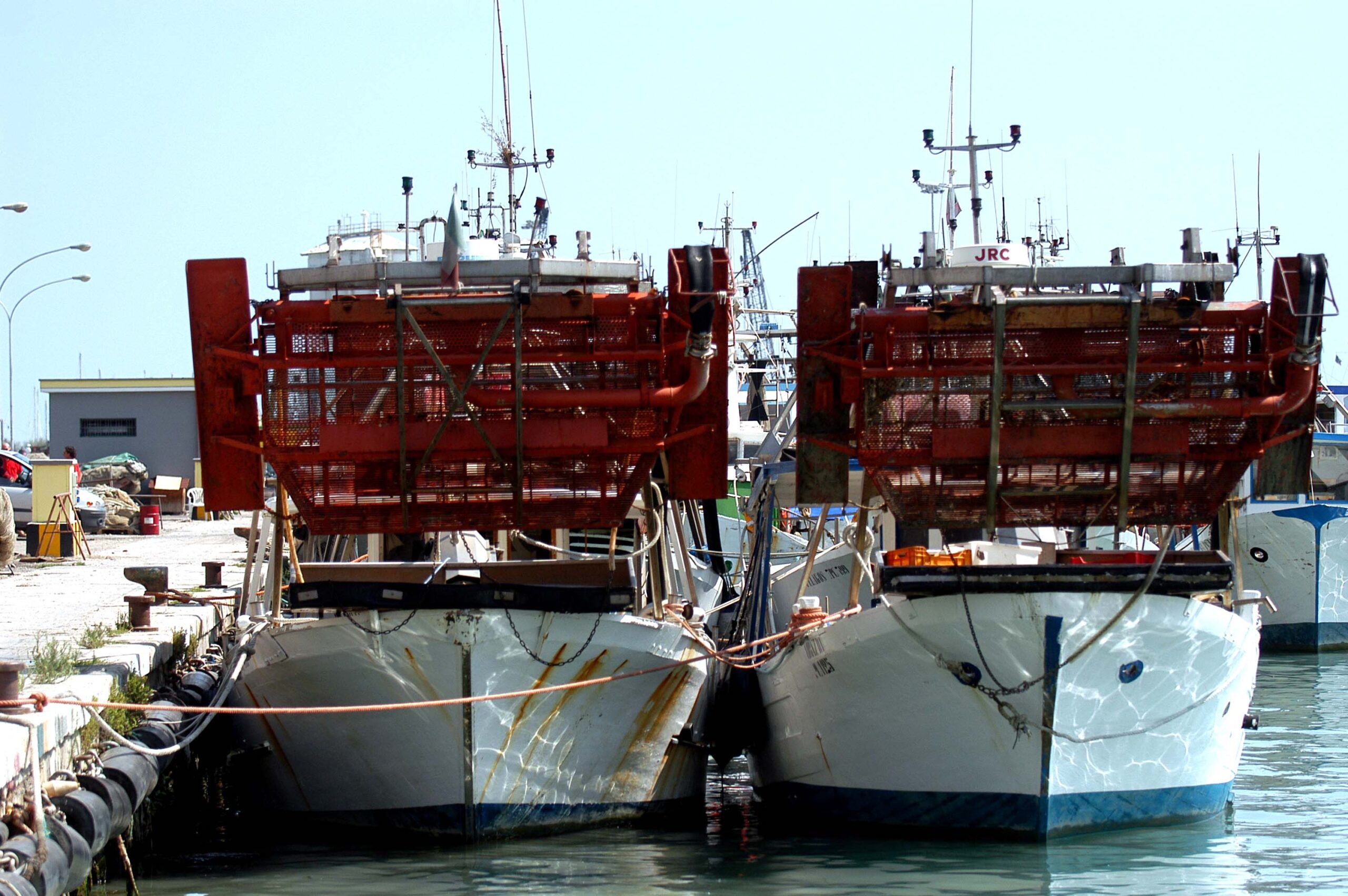 In Sicilia gli armatori rinunciano al blocco dello Stretto ma lanciano lo sciopero fiscale