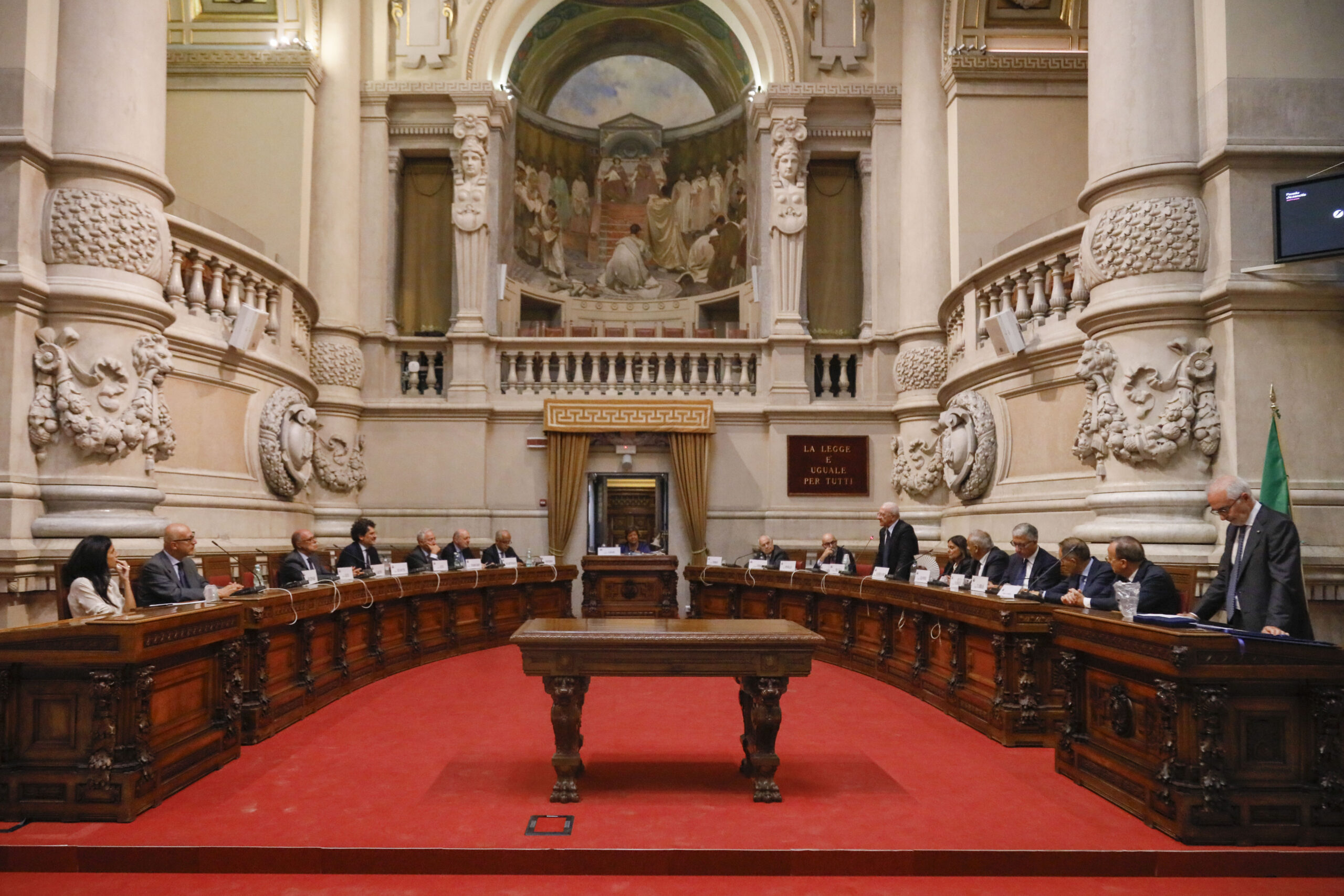 Consulta, illegittimo escludere il vincolo paesaggistico per gli impianti TLC su terreni a uso civico