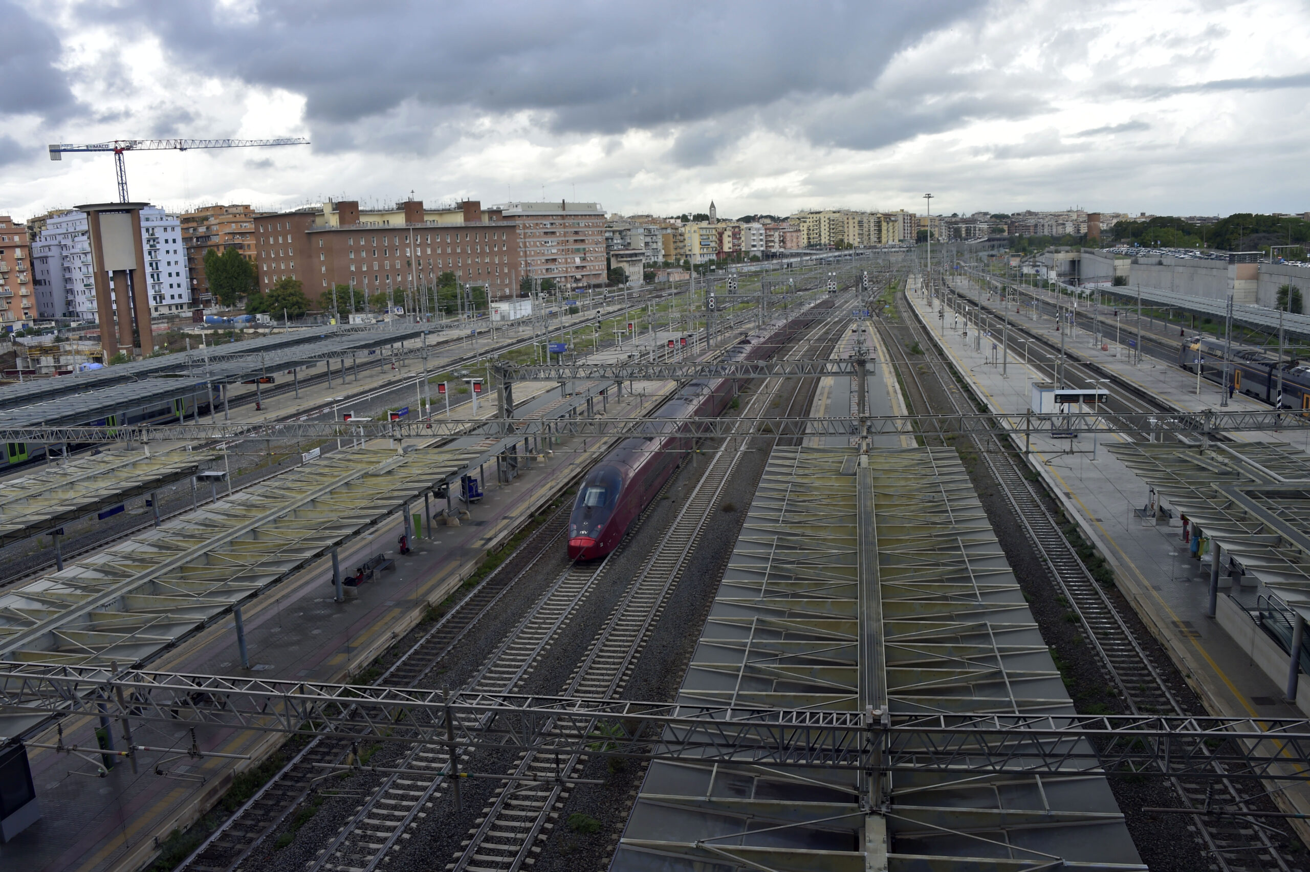 Ferrovie, cavi tagliati: circolazione ripresa dopo il danneggiamento sulla AV Napoli-Roma