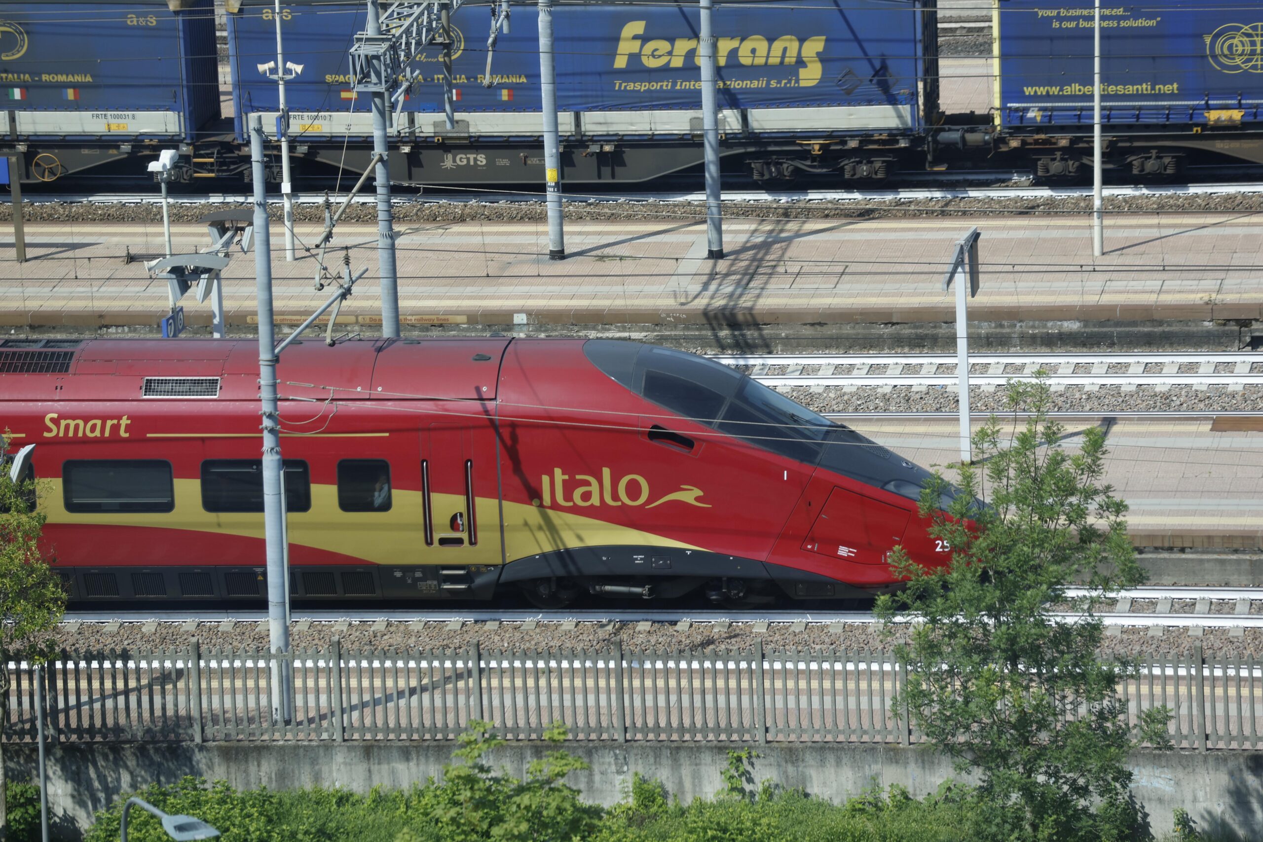Treni, caos sul nodo di Bologna. Ritardi di due ore