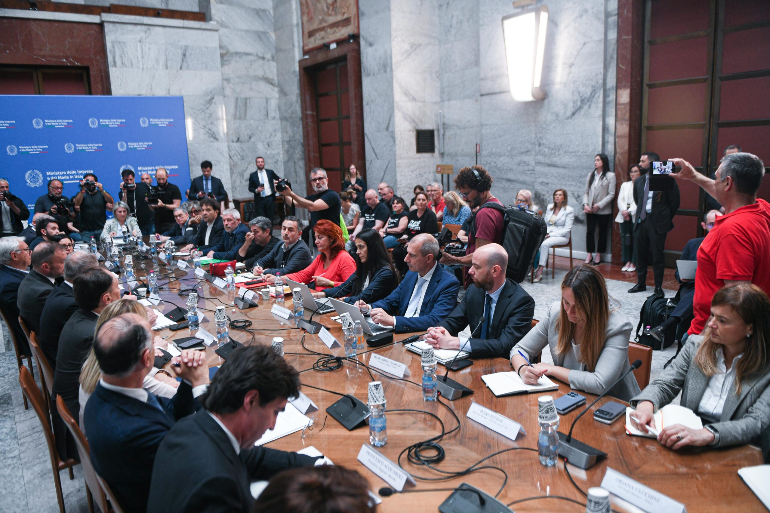 Electrolux, 1.700 esuberi e un tavolo al ministero