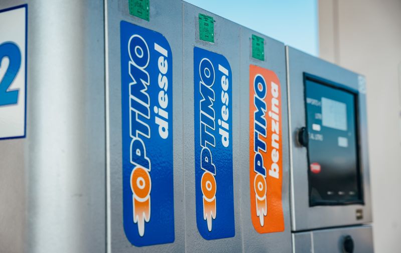 Carburanti, prosegue rialzo dei prezzi nel fine settimana