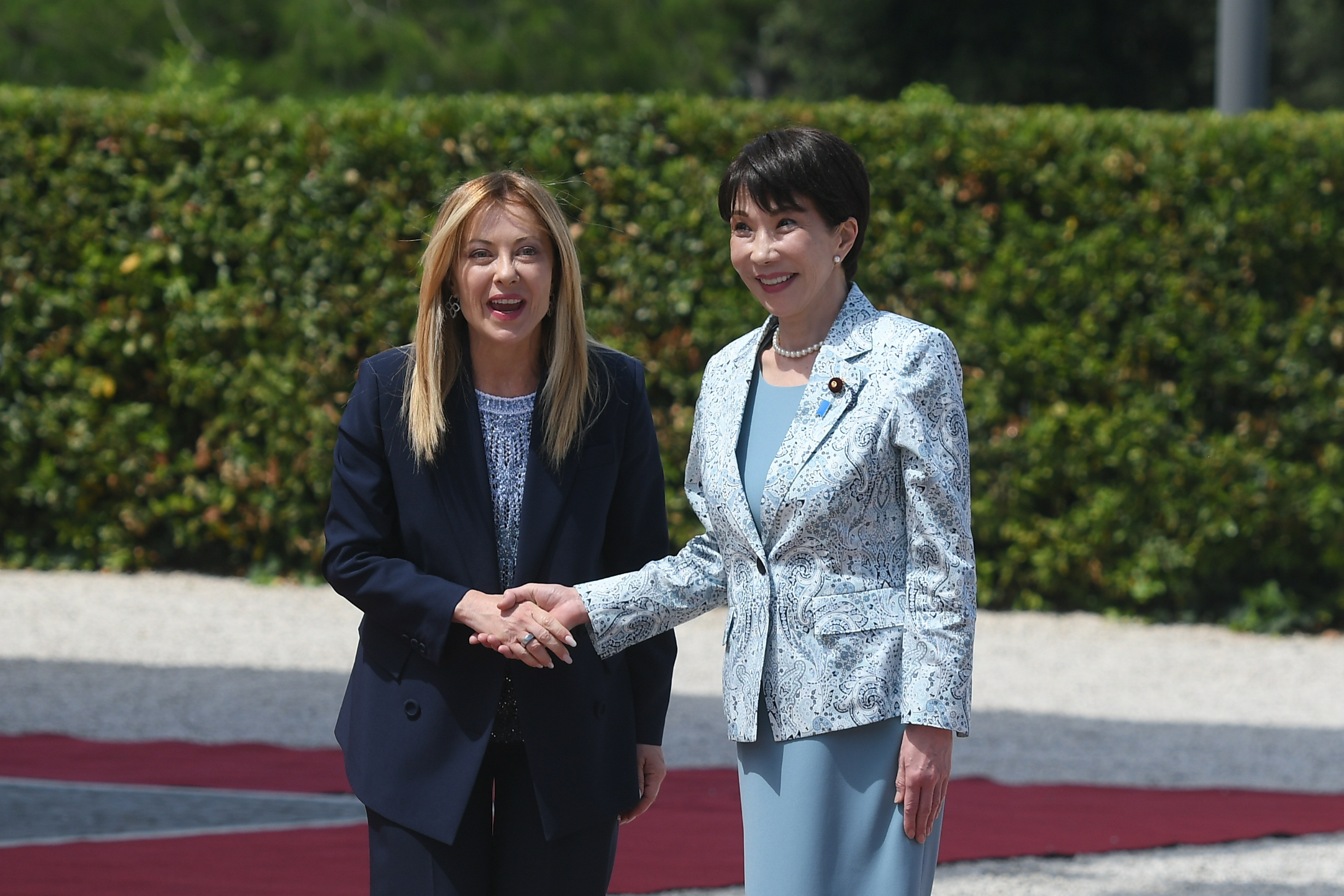 Meloni e Takaichi a Villa Pamphilj, l’asse Roma-Tokyo punta su difesa, spazio e Ponte sullo Stretto