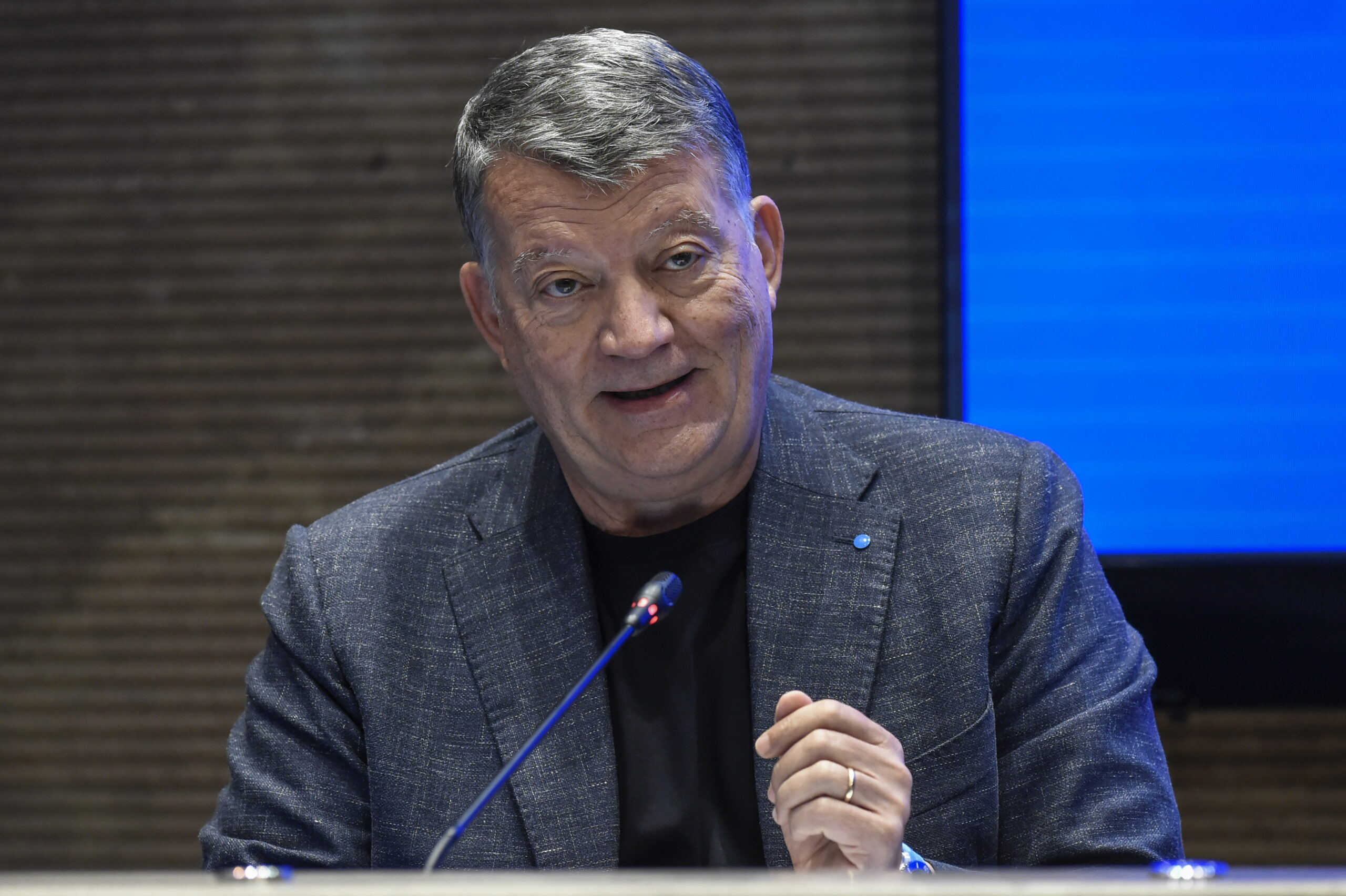 UIL: “Fare patto in dieci punti per regolare AI”