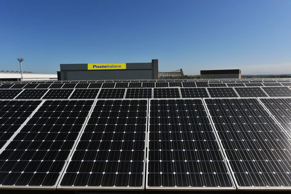 Poste Italiane per l’ambiente, nel primo semestre 2026 superati i 1.000 impianti fotovoltaici
