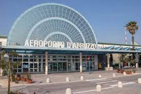 Aeroporto d’Abruzzo, il Pd attacca: “Basta scalo di serie B, servono ILS Cat II e III per evitare dirottamenti”