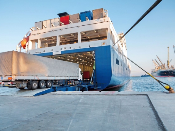 Rapporto Censis: “Le autostrade del mare tolgono dalla strada 2,2 mln di Tir all’anno”