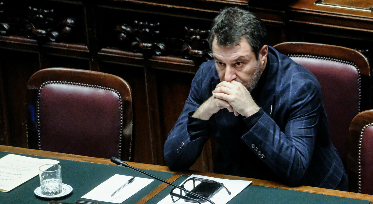 Salvini sblocca mezzo miliardo per le province, ma lancia l’allerta: “Affidamenti entro febbraio o si perdono i fondi”