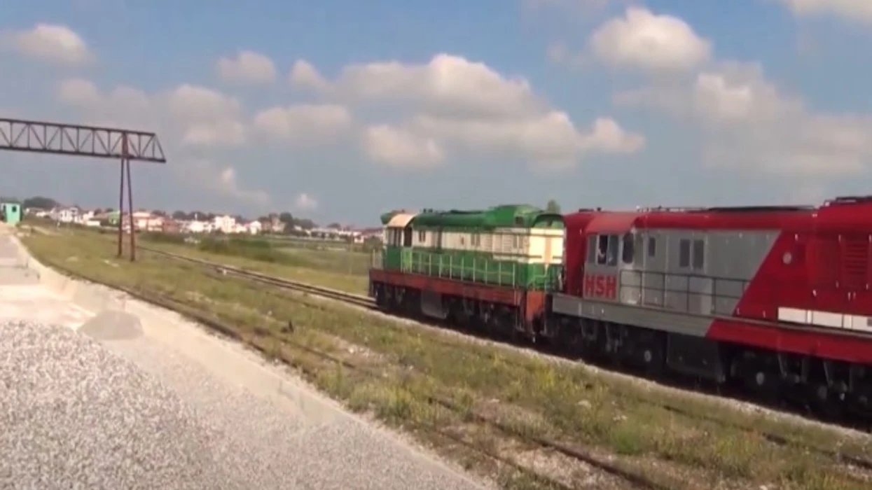 Albania Kosovo Ferrovie rilancio lento: sfide transizione energetica verde e integrazione UE