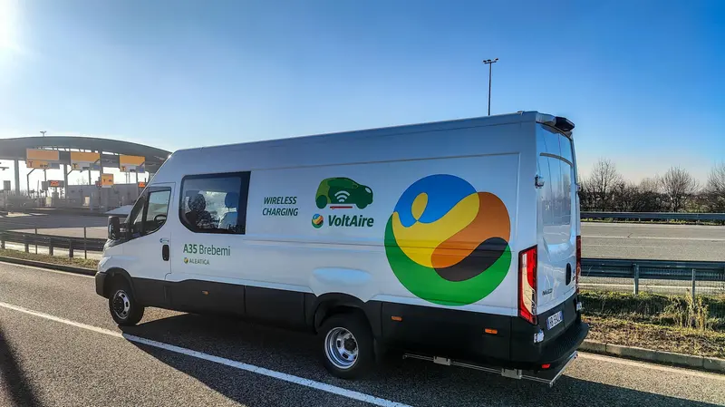 A35: BreBeMi e Iveco lanciano il primo mezzo con ricarica wireless dinamica