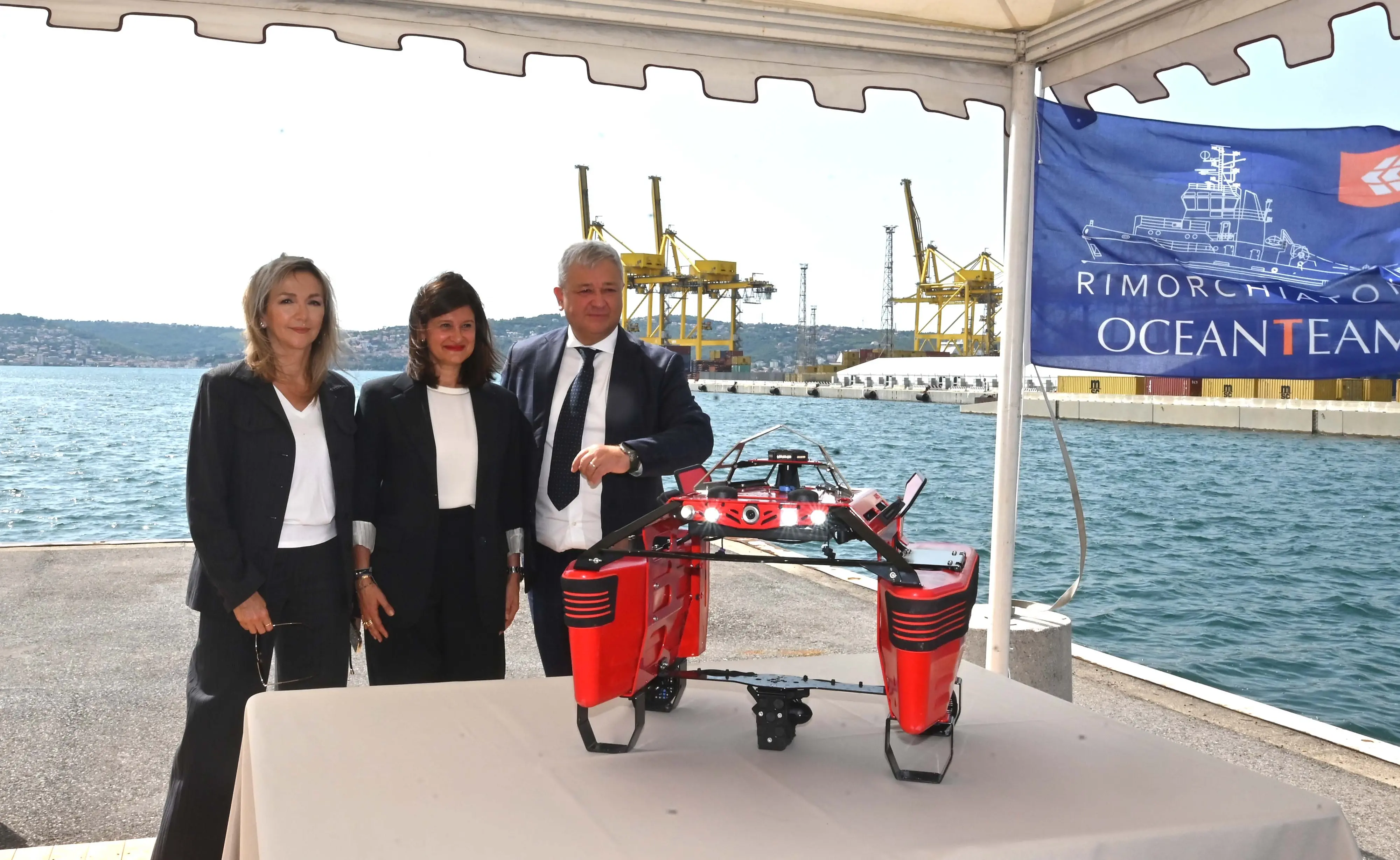 Trieste: rinnovato l’accordo tra Siot e Ocean, droni all’avanguardia contro l’inquinamento in mare