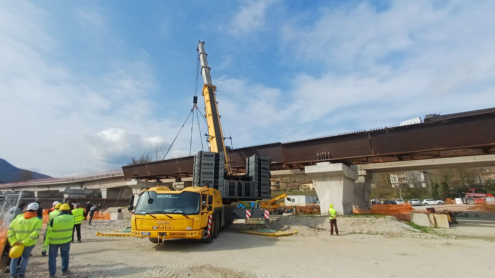 Acqualagna (Pu), SS3: avviato varo del nuovo impalcato del viadotto “Candigliano”
