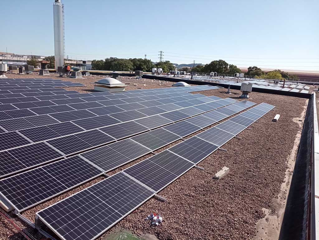 Caro bollette, l’appello dei produttori indipendenti: “Serve una svolta strutturale sulle rinnovabili”