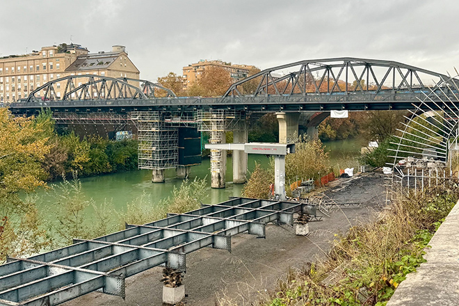 Roma, Ponte dell’Industria: svelata la statua dedicata a San Francesco d’Assisi