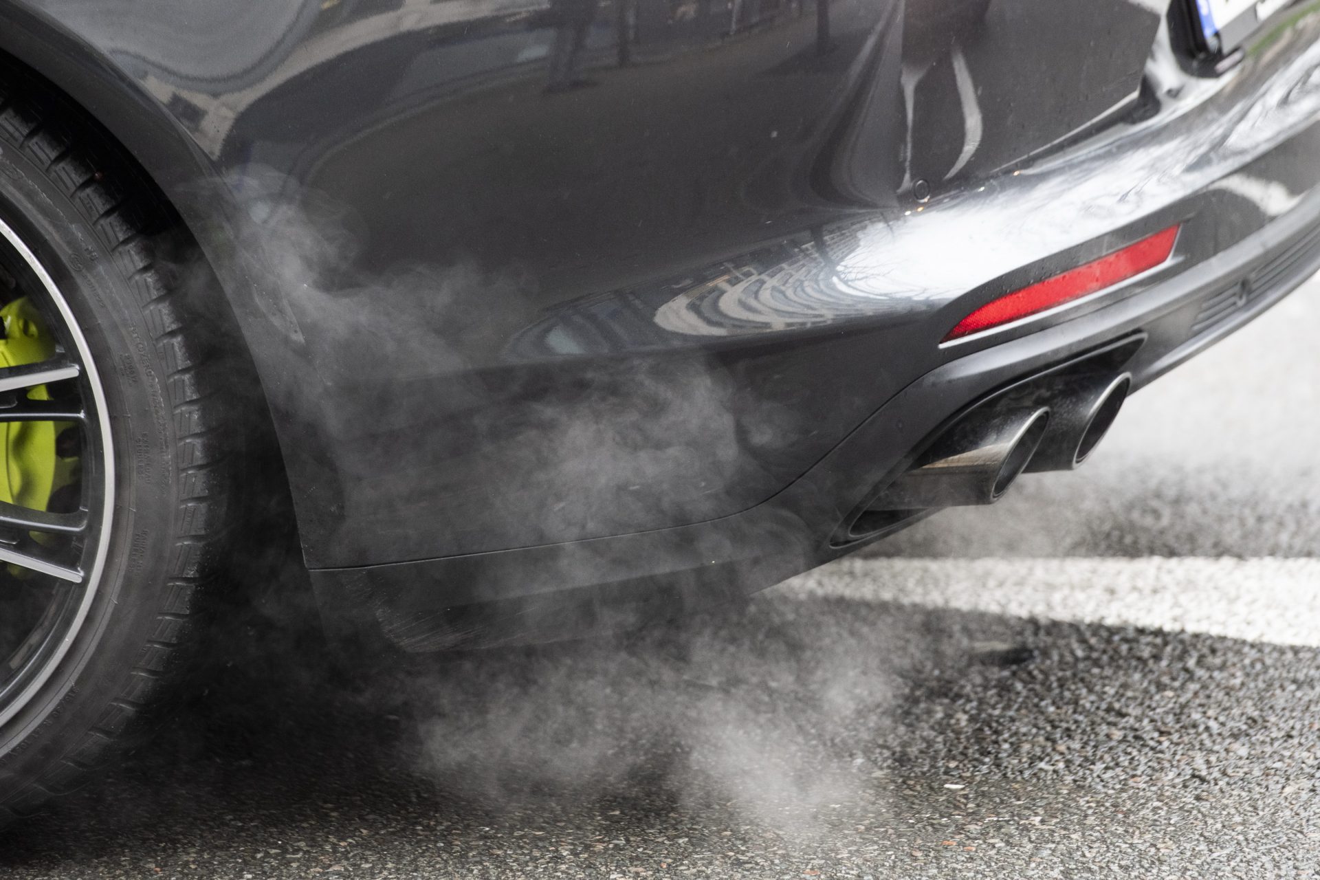 La Commissione Europea rivede lo stop ai motori termici: dal 2035 emissioni ridotte al 90%