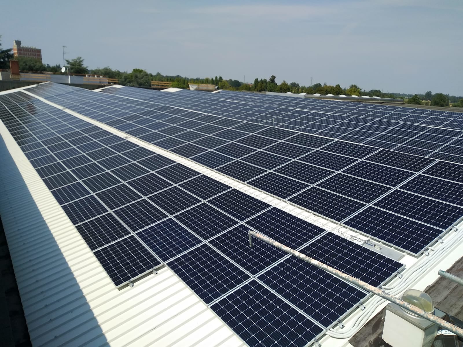 Commissione Ue-Bei: 1,8 mld di nuovi investimenti nell’energia pulita, oltre 20 mld in 5 anni