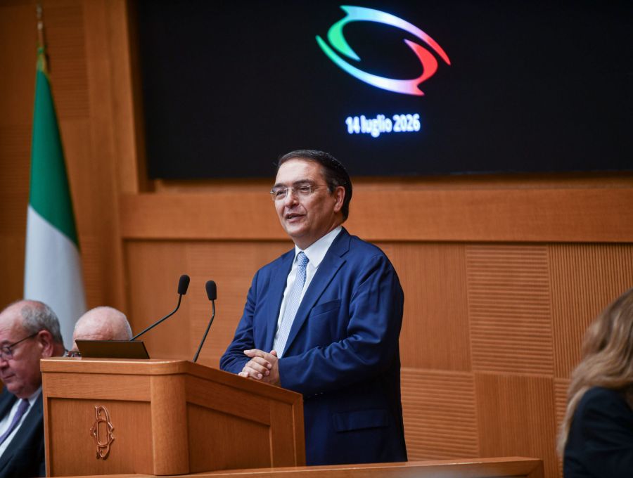 Chi comanda l’informazione in Italia? AGCOM parla chiaro: le piattaforme