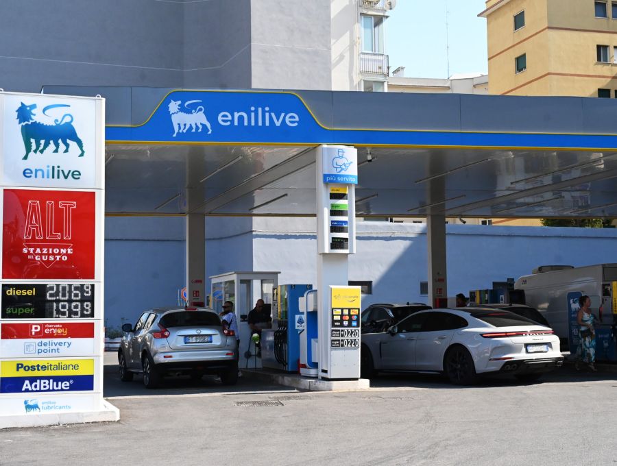 Caro carburanti, prorogato fino al 26 agosto lo sconto sulle accise
