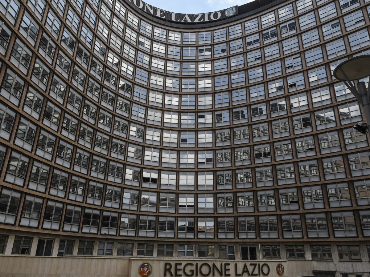 Regione Lazio, 27 milioni a fondo perduto per strade, scuole e piazze dei piccoli comuni
