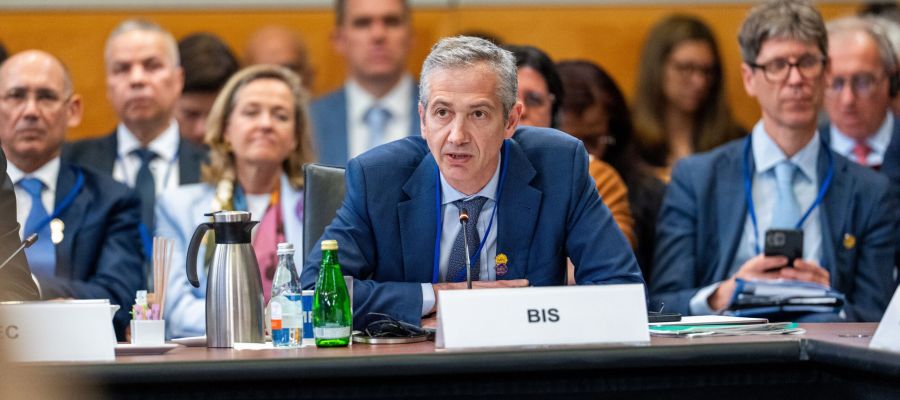La BRI lancia l’allarme: bolla dell’IA, debito pubblico e inflazione minacciano la crescita globale