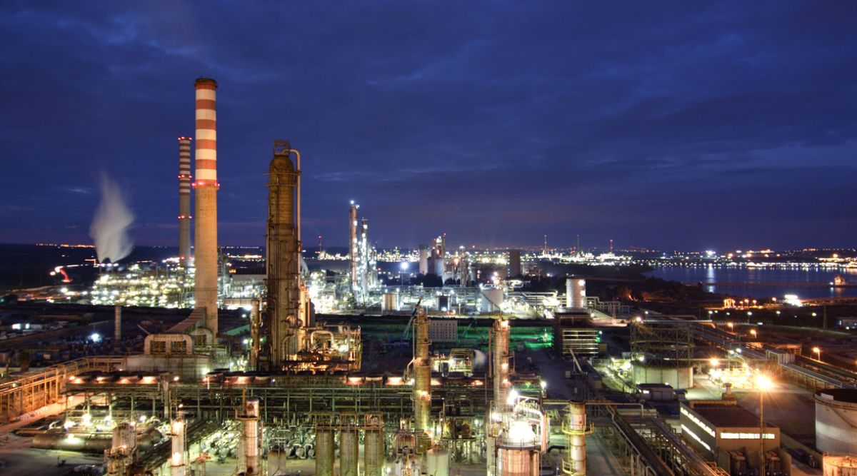 Petrolio, l’industria della raffinazione europea è in crisi