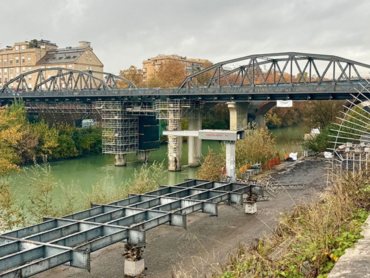 Roma, Ponte dell’Industria: svelata la statua dedicata a San Francesco d’Assisi