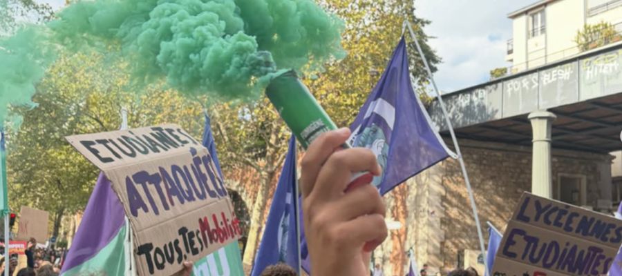 Francia, la rivolta dei licei diventa un caso politico