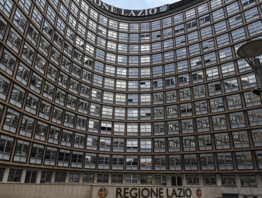 Regione Lazio, 27 milioni a fondo perduto per strade, scuole e piazze dei piccoli comuni