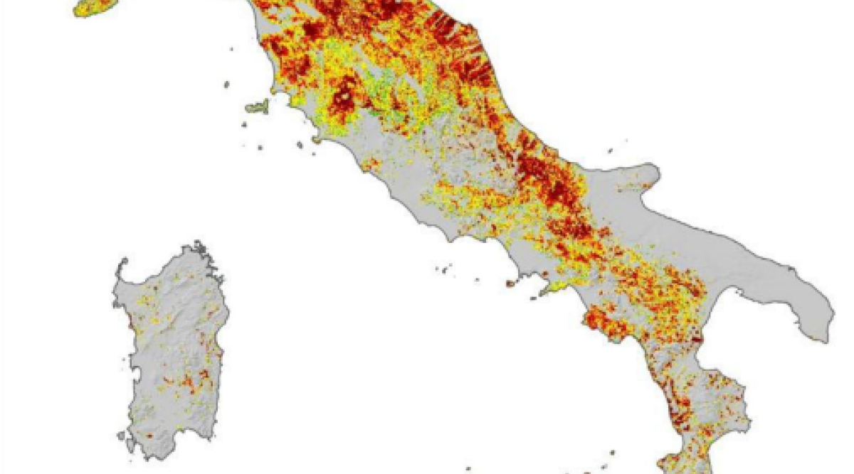 Il piano anti dissesto attende da 28 mesi. E nel frattempo l’Italia spende miliardi a riparare i danni