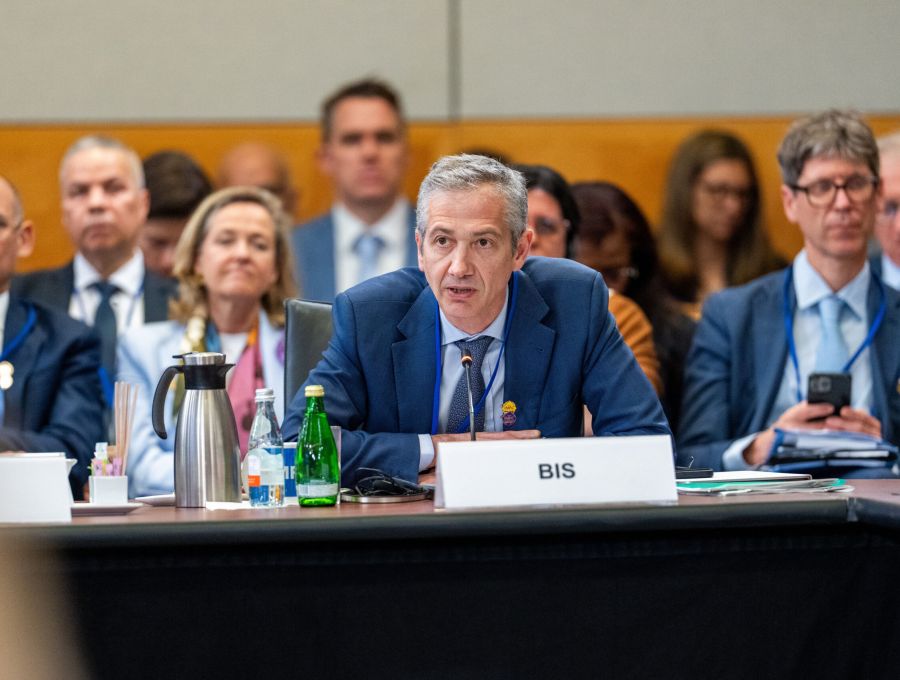 La BRI lancia l’allarme: bolla dell’IA, debito pubblico e inflazione minacciano la crescita globale
