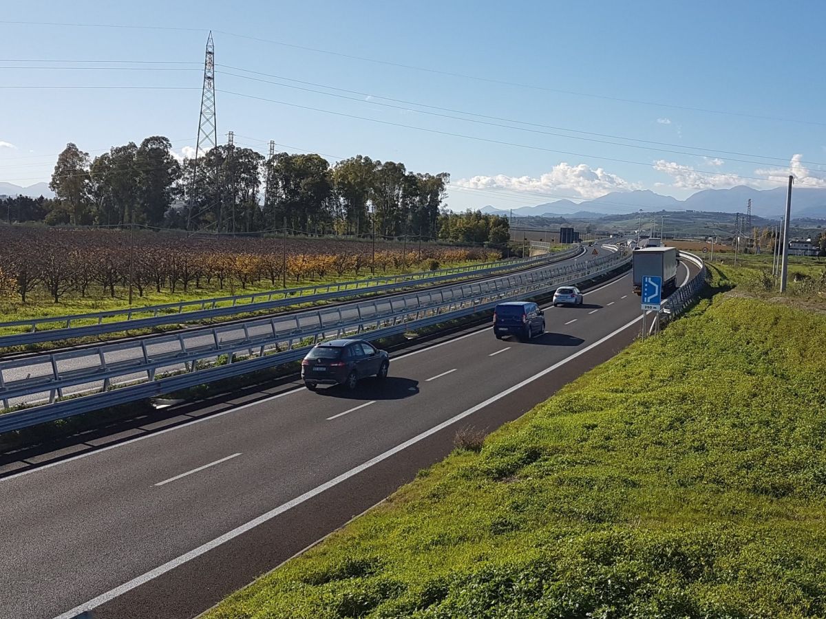 Viabilità, al via il primo weekend di esodo estivo: traffico intenso e divieti per i mezzi pesanti