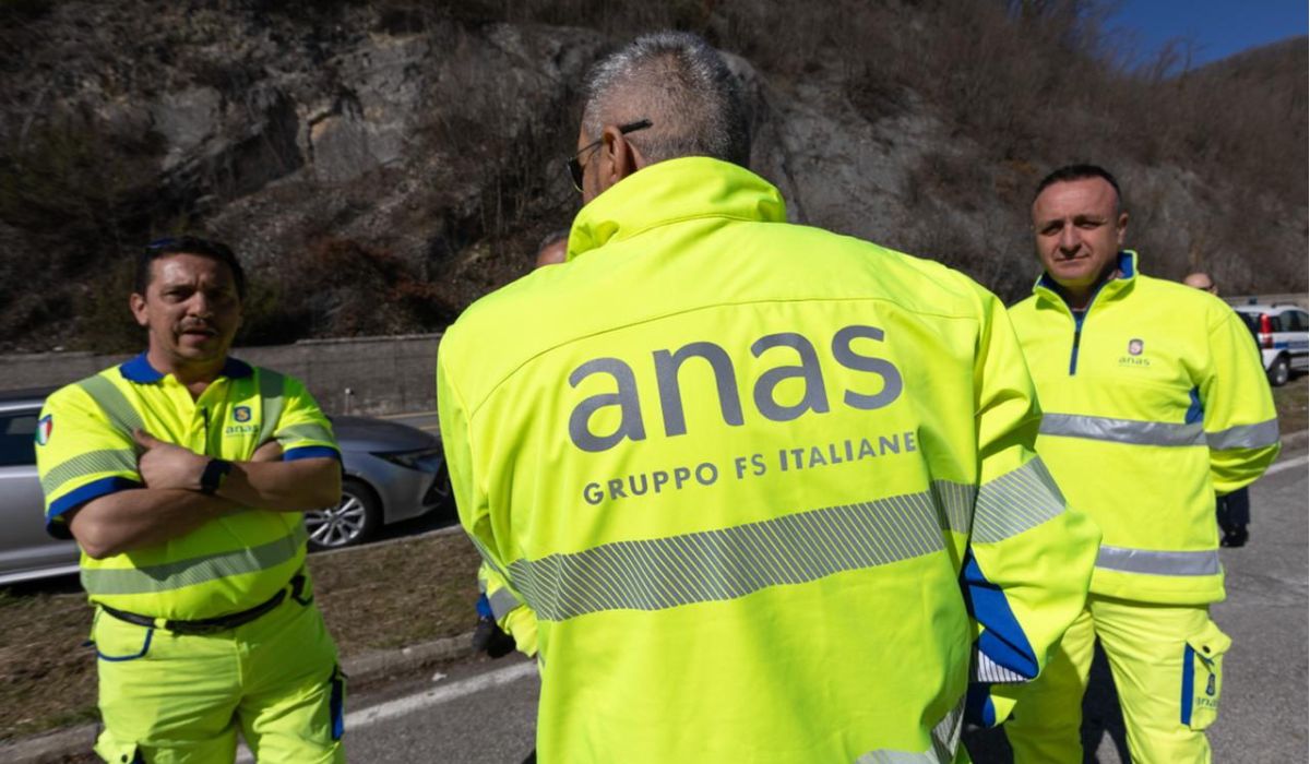 La “Grande Frana” blocca l’Adriatica: l’Italia si spezza a Petacciato
