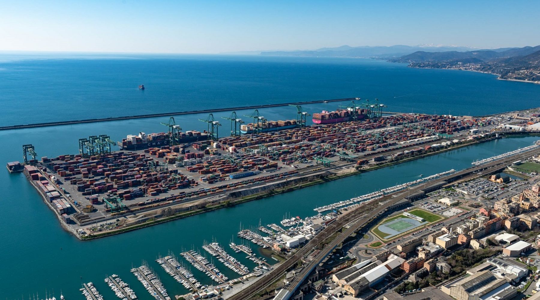 Porti: 1 miliardo di investimenti privati da Singapore a Genova, modello replicabile per la blue economy