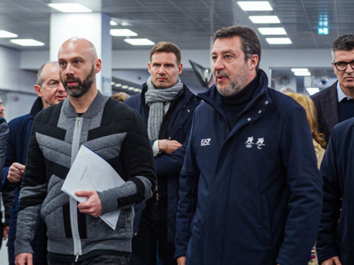 Campania, Salvini: “26 miliardi di cantieri aperti, un nuovo rinascimento per la regione”