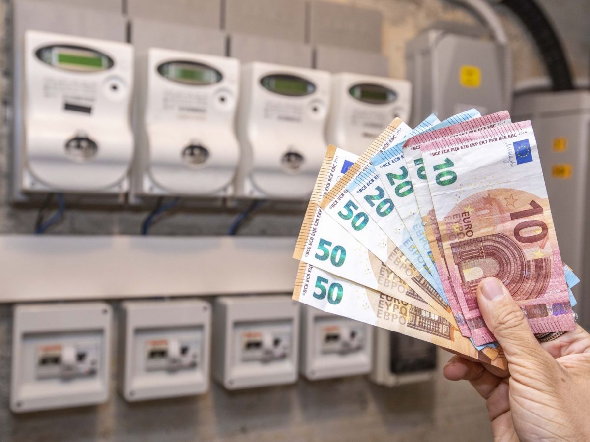 Bollette luce: in arrivo bonus da 55 euro per 4,5 mln di famiglie