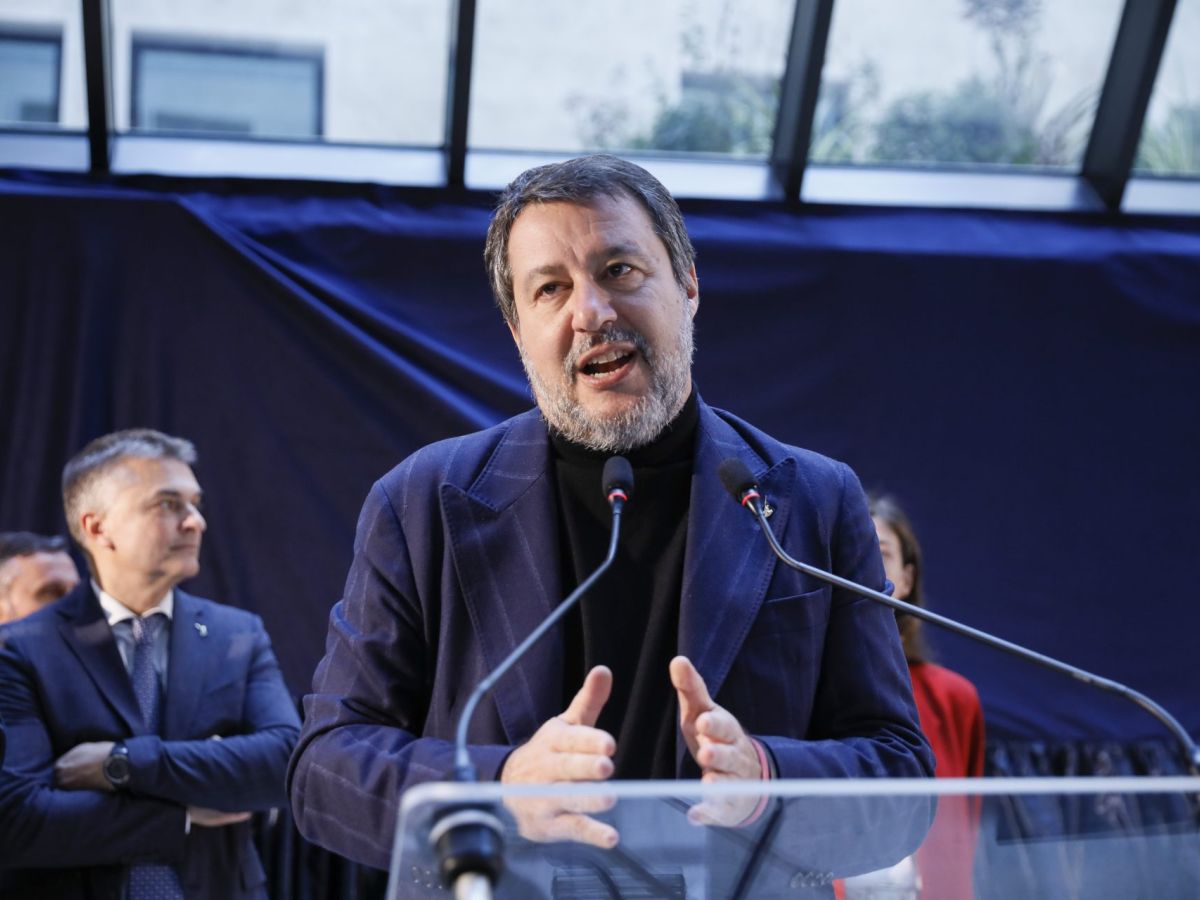 Trasporti, Salvini sui rincari: “Servono interventi immediati di Garante prezzi e Antitrust”