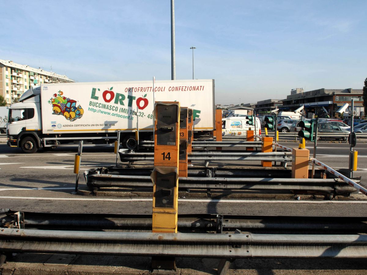 Su cento tonnellate di merci, novantadue viaggiano in camion